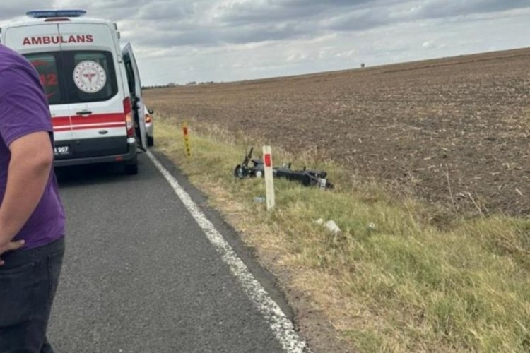 Ehliyetsiz s&uuml;r&uuml;c&uuml; direksiyon hakimiyetini kaybedip hastaneye kaldırıldı