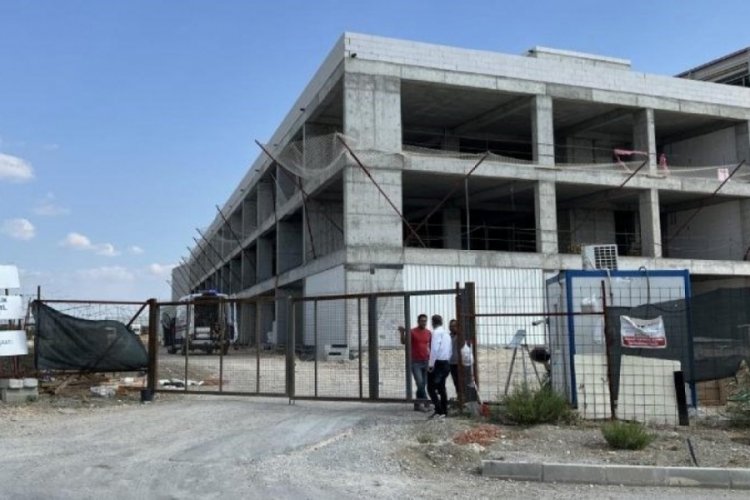 Manisa'da fabrika inşaatında g&ouml;&ccedil;&uuml;k meydana geldi! 1 iş&ccedil;i hayatını kaybetti