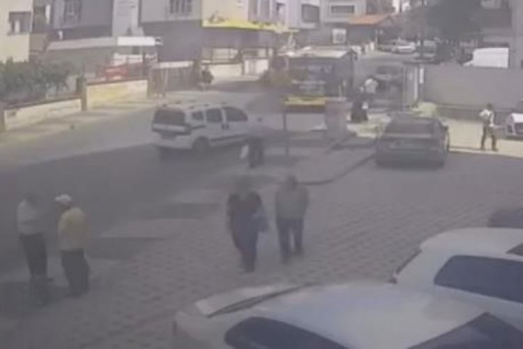 İstanbul'da ara&ccedil; i&ccedil;indeki husumetlisine kurşun yağdırdı