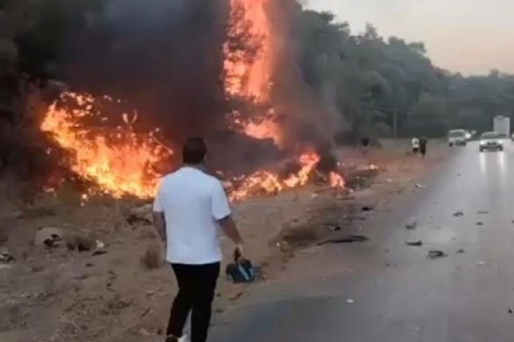 Bodrum'da motosikletle &ccedil;arpışan ara&ccedil;ta yangın &ccedil;ıktı: 1 &ouml;l&uuml;, 2 yaralı
