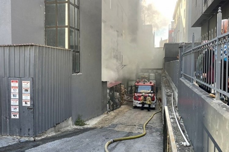 İstanbul'da fabrika yangını!