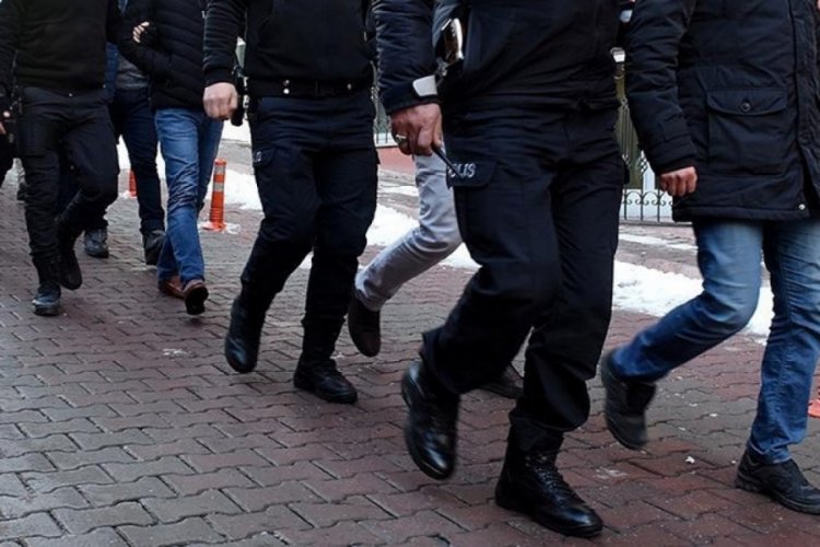 İzmir merkezli FET&Ouml; operasyonu d&uuml;zenlendi! 15 g&ouml;zaltı