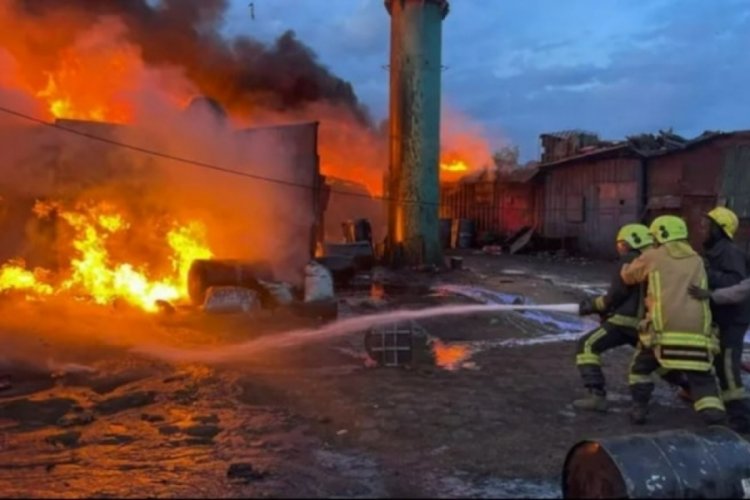 Ahşaptan yapılmış ilkokul yurdunda yangın: 18 öğrenci öldü