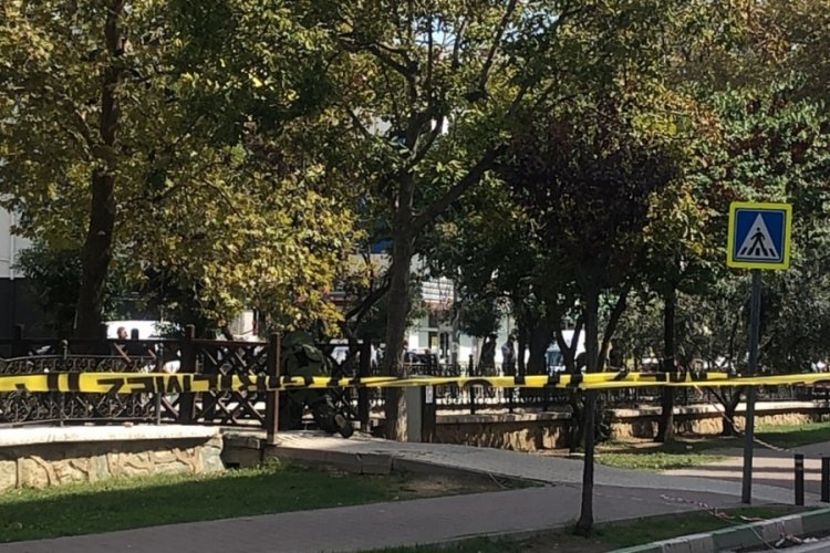 Bursa'da k&ouml;pr&uuml;de bırakılan &ccedil;anta f&uuml;nye ile patlatıldı