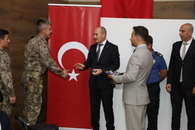 Bursa Emniyet M&uuml;d&uuml;rl&uuml;ğ&uuml;'nde &ouml;d&uuml;l t&ouml;reni