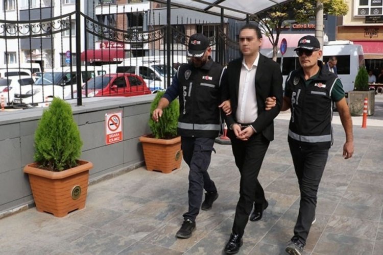 Eskişehir'de zimmetine para ge&ccedil;iren bankacı g&ouml;zaltına alındı