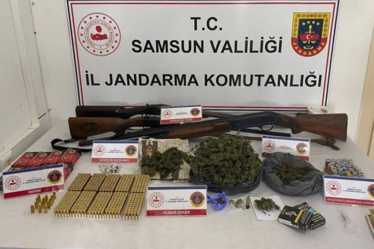Samsun'da jandarma tarafından yapılan operasyonlarda silah ve uyuşturucu yakalandı