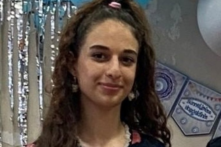 "Okula gidiyorum" diye evden &ccedil;ıkan 15 yaşındaki kızdan haber alınamıyor