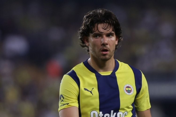 Fenerbah&ccedil;e Ferdi Kadıoğlu'nu arıyor
