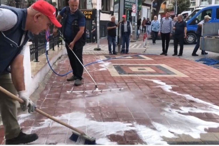 Bursa'da Karacabey'de  temizlik çalışmaları hız kesmeden devam ediyor