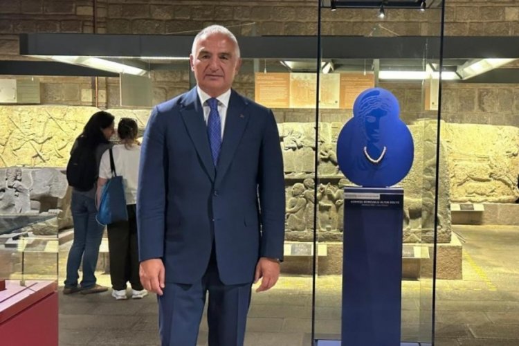Bakan Ersoy: Eserleri y&uuml;zde 100'e yakın başarıyla &uuml;lkemize getirmeyi başarıyoruz