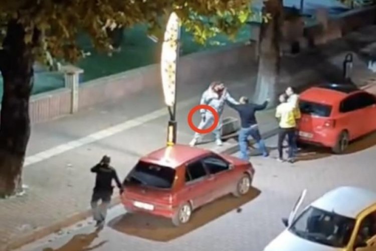 Kastamonu'da polis ekiplerine silah &ccedil;ekip tehdit ettiler