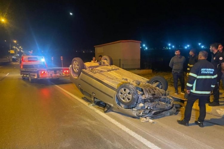 Adıyaman'da takla atan otomobil yaklaşık 50 metre s&uuml;r&uuml;klendi