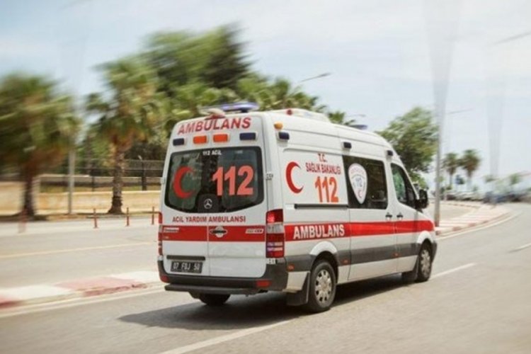 Antalya'da ambulansın motoru yandı