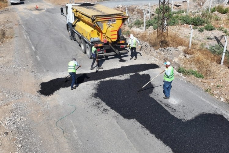 Kahramanmaraş'ta gece mesaisi:Asfalt &ccedil;alışmaları aralıksız s&uuml;r&uuml;yor!