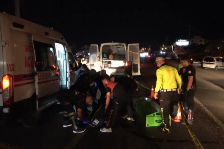 Yalova'da feci kaza: Minib&uuml;s&uuml;n &ccedil;arptığı 2 kişi hayatını kaybetti