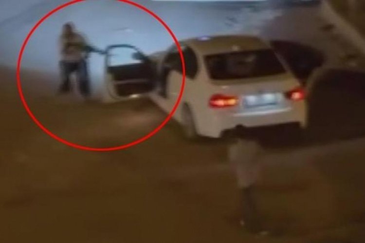 Şanlıurfa'da Ggece yarısı korku dolu anlar! Otomobile t&uuml;fekle saldırı