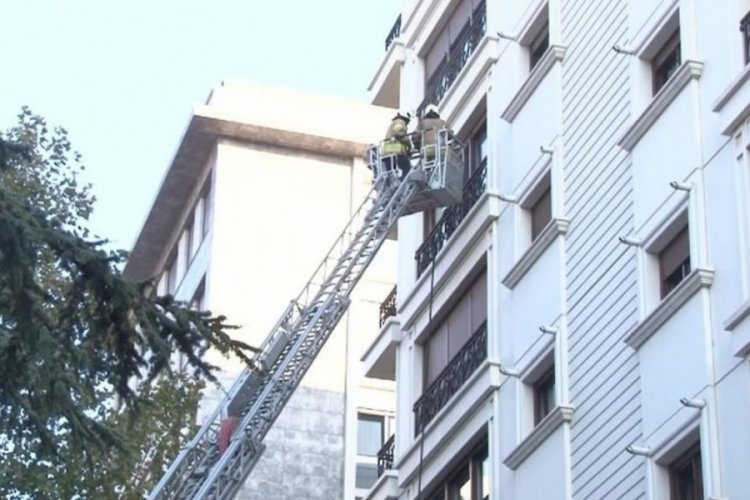 İstanbul'da bina yangınında bir kişi hayatını kaybetti