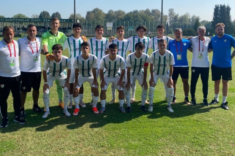 U19'da Bursaspor Sakaryaspor'u kolay ge&ccedil;ti