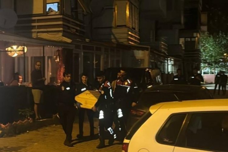 Eve gelen polis ekiplerine ateş a&ccedil;tıktan sonra intihar etti