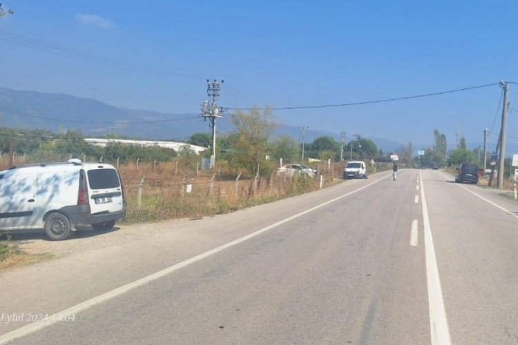 Bursa'da seyir halinde olan iki hafif ticari ara&ccedil; &ccedil;arpıştı