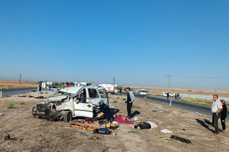 Konya'da ara&ccedil; takla attı! 2 &ouml;l&uuml; 3 yaralı