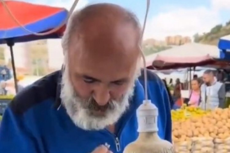 Tezgahtaki hamsileri &ccedil;iğ &ccedil;iğ yedi!