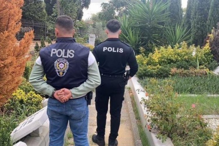 Cem Garipoğlu'nun mezarında n&ouml;bet! Polisler b&ouml;lgeden ayrılmıyor