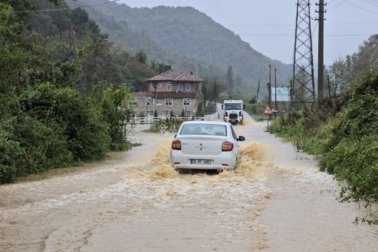 Bartın'da şiddetli yağış etkisi altına aldı!