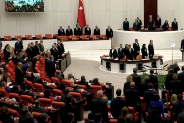 TBMM'nin a&ccedil;ılış t&ouml;reninde DEM Partili vekiller İstiklal Marşı'na eşlik etmedi
