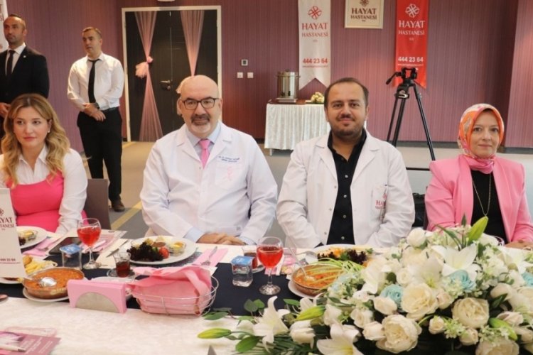 Bursa'da '1-31 Ekim Meme Kanser Farkındalık Ayı' kapsamında kadınlar bilgilendirildi