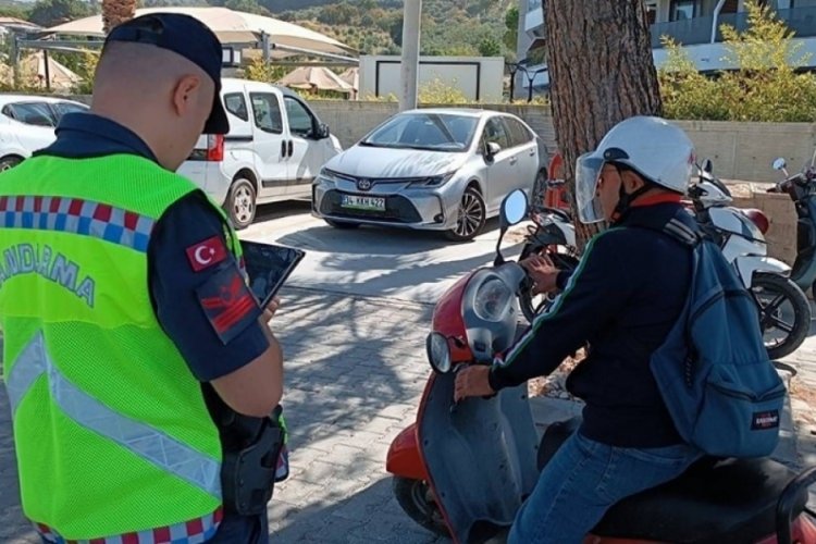 Jandarma ekipleri motosiklette kask kullanımına dikkat &ccedil;ekti