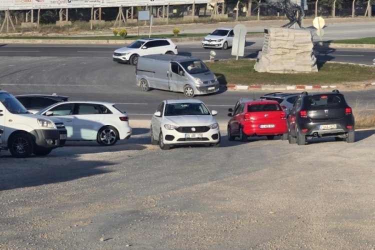 Duyarsız s&uuml;r&uuml;c&uuml; trafiği tehlikeye soktu