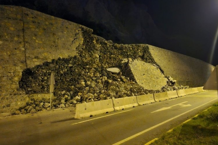 Zonguldak'ta heyelan korku dolu anlar yaşattı!