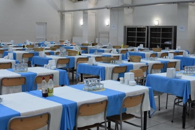 &Uuml;niversitede askıda yemek uygulaması başladı: 9 liralık yemeği bile alamıyorlar