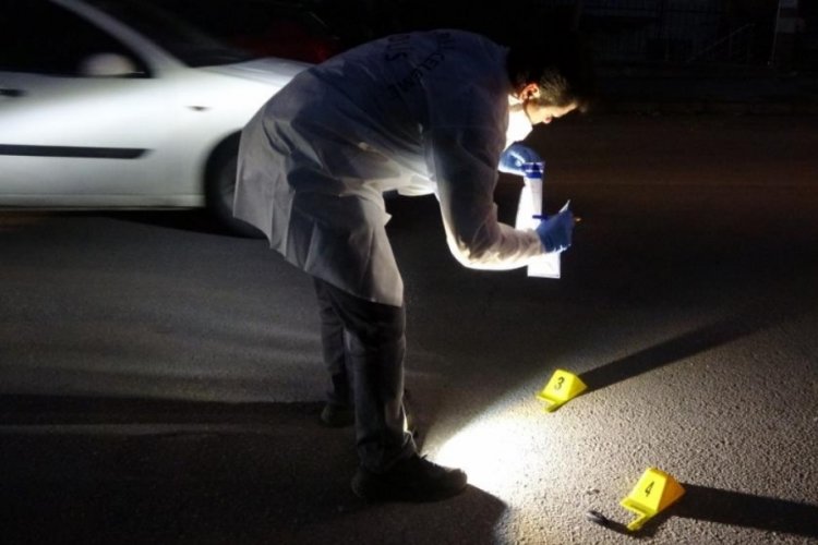 Isparta'da cadde ortasındaki silahlı kavgada 4 kişi g&ouml;zaltına alındı