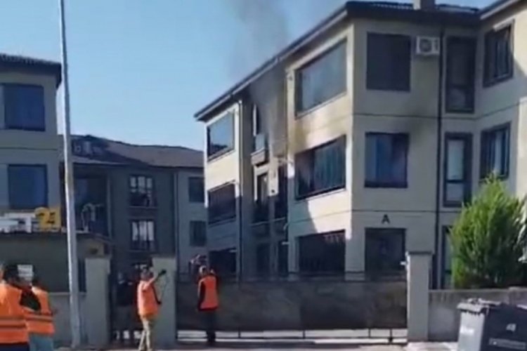 Bursa'da &ccedil;ıkan yangında bir daire kullanılamaz hale geldi