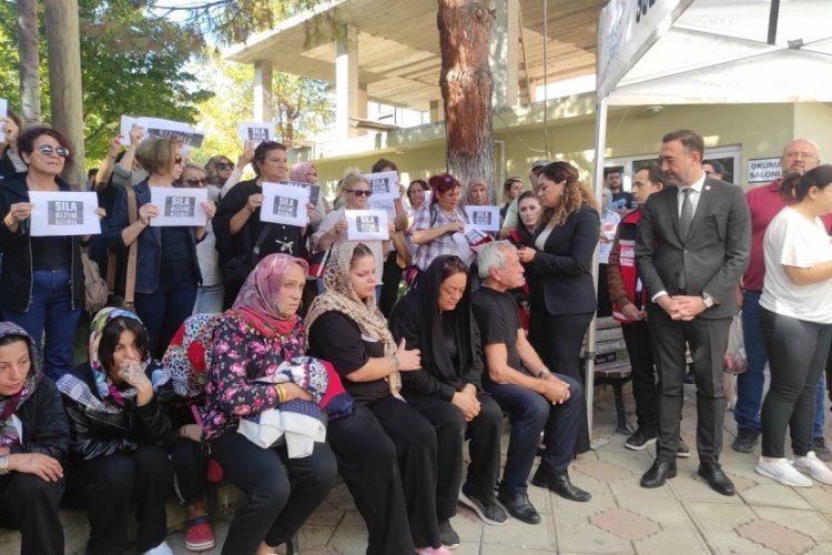 Sıla bebeğin cenazesinde pankart a&ccedil;tılar