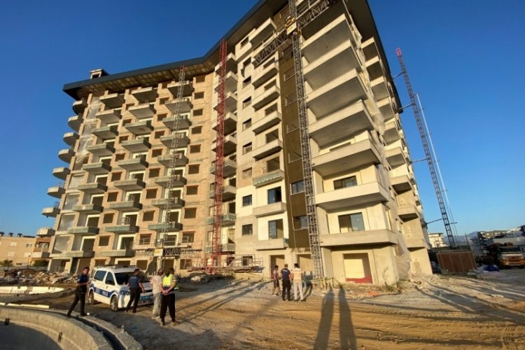 Antalya'da inşaattan d&uuml;şen iş&ccedil;i hayatını kaybetti