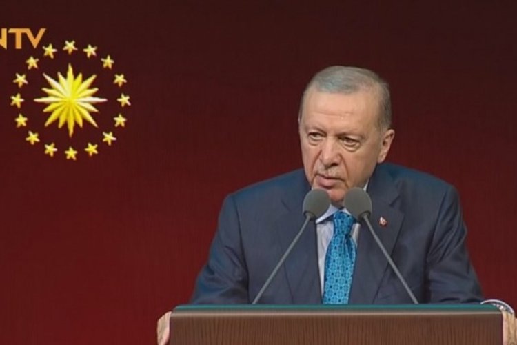 Cumhurbaşkanı Erdoğan: Gen&ccedil;lerimizin sosyal medyanın karanlık dehlizlerinde yitip gitmelerine seyirci kalamayız