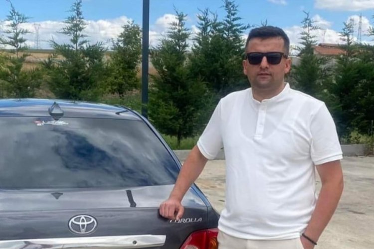 Kamyondan d&uuml;şen tomrukların altında kalarak can verdi