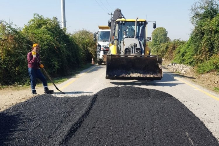 D&uuml;zce'de k&ouml;y yolları asfaltlanarak konforlu hale geldi