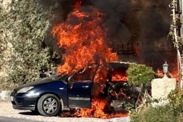 Nevşehir'de park halindeki ara&ccedil; alev alev yandı