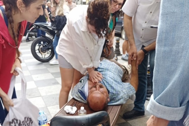 Cadde ortasında kalp krizi ge&ccedil;irdi