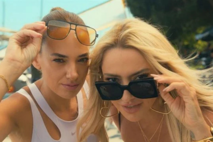 Hadise Seda Bakan'ın doğum gününü böyle kutladı