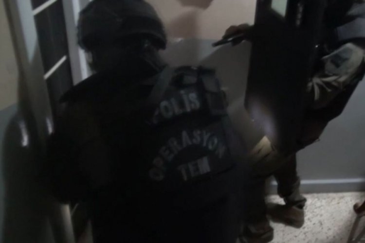 İstanbul'da PKK'nın siyasal alan yapılanmasına y&ouml;nelik operasyonda 3 kişi tutuklandı