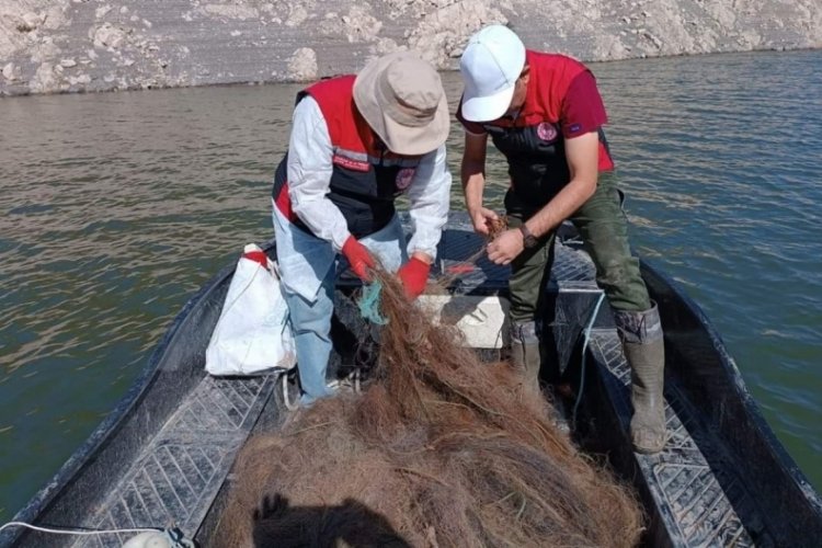 Kayseri'de baraj gölünde hayalet ağ panik yaşattı!