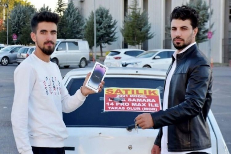 Iphone ile otomobili takas ettiler! Araba fiyatına telefon devri