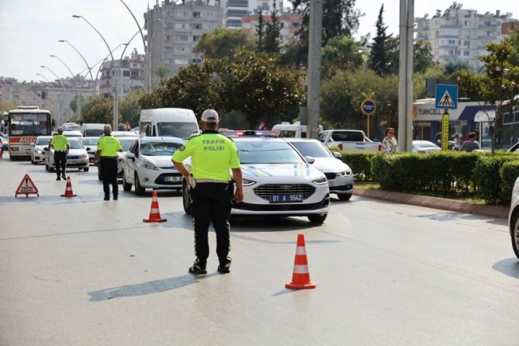 Yayalara yol vermeyince ceza yedi PKK'lıları &ccedil;ekmezsiniz dedi