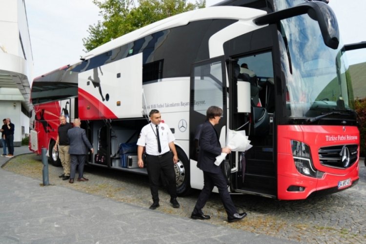 Milli Takım İzlanda'ya doğru yola çıktı